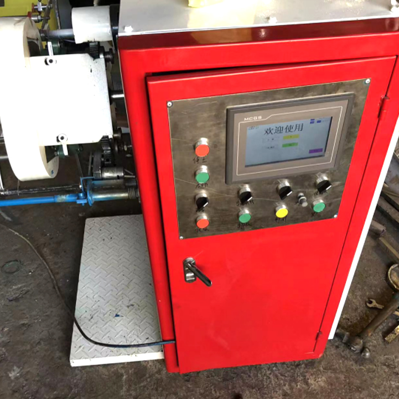 Máquina de fabricación de bolsas de basura plegable