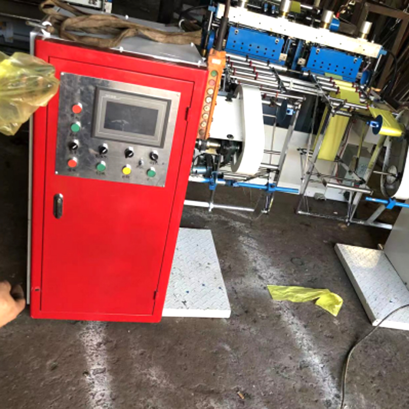 Máquina de fabricación de bolsas de basura plegable